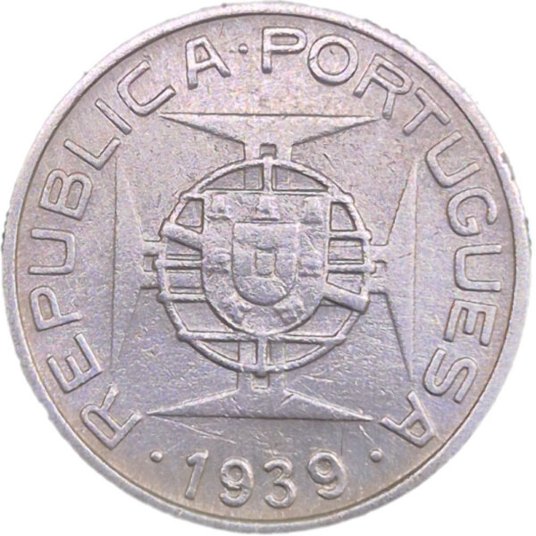Silver coin of Saint Thomas and Príncipe with the face value of 5 Escudos dated from 1939.